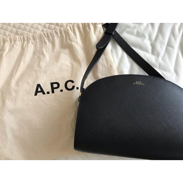 a.p.c ハーフムーンバッグ 3