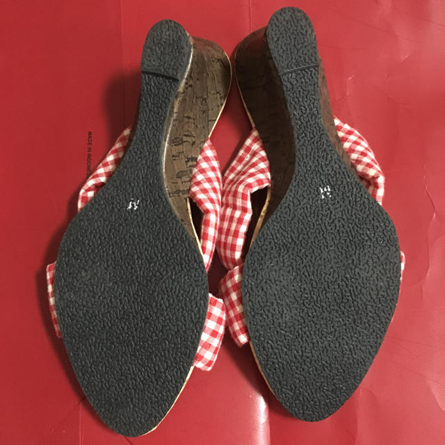 赤 ギンガムチェック コルク風ウェッジヒール の サンダル ミュール レディースの靴/シューズ(ミュール)の商品写真