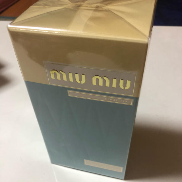 miumiu(ミュウミュウ)のMiuMiu ローブルー 100ml 蕾さん専用 コスメ/美容の香水(香水(女性用))の商品写真