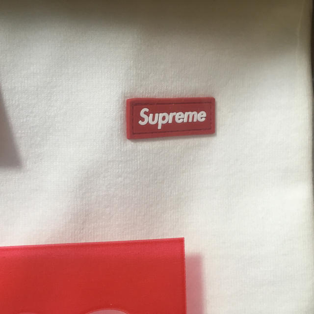 Supreme(シュプリーム)のsupreme small box log tee 19ss シュプリーム メンズのトップス(Tシャツ/カットソー(半袖/袖なし))の商品写真