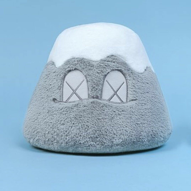 MEDICOM TOY(メディコムトイ)のKAWS HOLIDAY JAPAN 富士山 日本限定カラー エンタメ/ホビーのおもちゃ/ぬいぐるみ(ぬいぐるみ)の商品写真