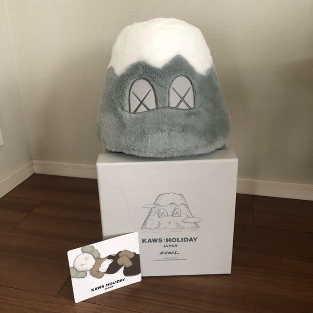 MEDICOM TOY(メディコムトイ)のKAWS HOLIDAY JAPAN 富士山 日本限定カラー エンタメ/ホビーのおもちゃ/ぬいぐるみ(ぬいぐるみ)の商品写真