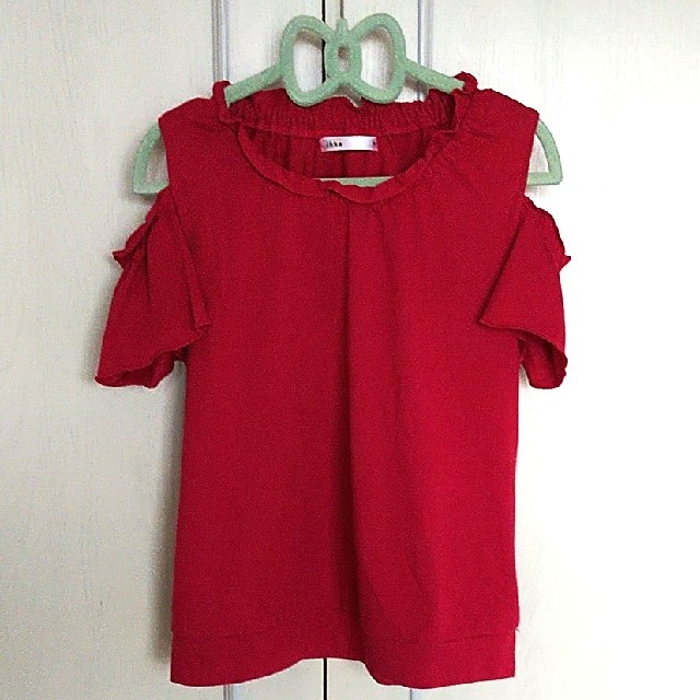 ikka(イッカ)のIKKA ガールズ 140cm トップス 赤 肩開き  キッズ/ベビー/マタニティのキッズ服女の子用(90cm~)(Tシャツ/カットソー)の商品写真