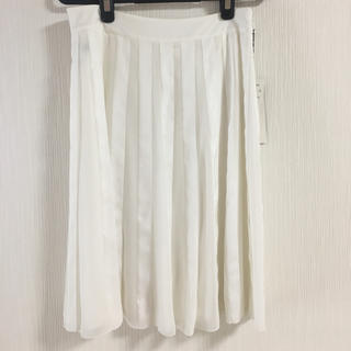 ミッシェルクラン(MICHEL KLEIN)の白プリーツスカート(ひざ丈スカート)