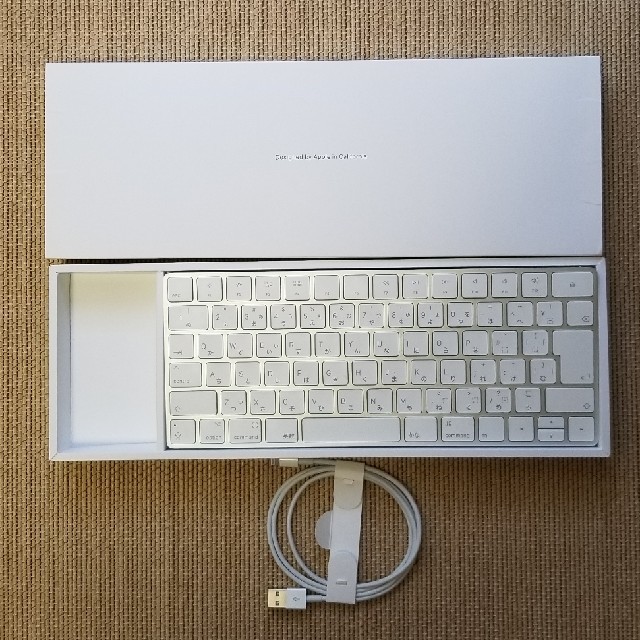 Apple(アップル)のApple Magic keyboard【中古】 スマホ/家電/カメラのPC/タブレット(PC周辺機器)の商品写真