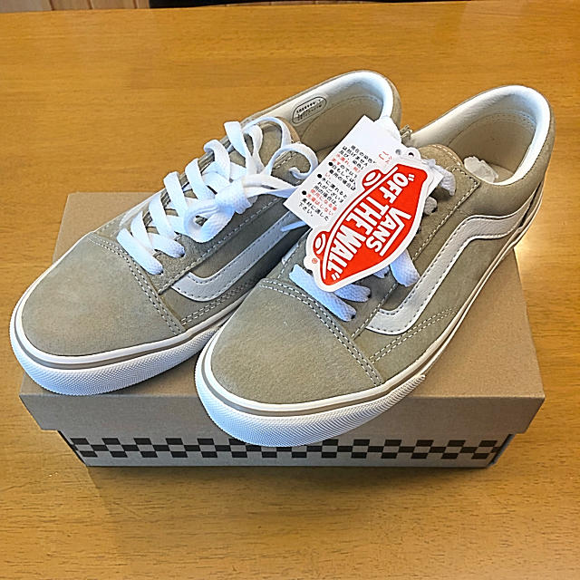 VANS(ヴァンズ)のＶANS バンズ オールドスクール ベージュ 23.5㎝ レディースの靴/シューズ(スニーカー)の商品写真