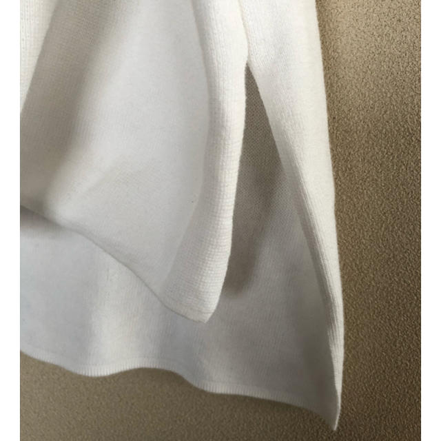 LOWRYS FARM(ローリーズファーム)のローリーズファーム 白 ニット調カットソー 柔らか伸縮 Vネック L レディースのトップス(カットソー(半袖/袖なし))の商品写真