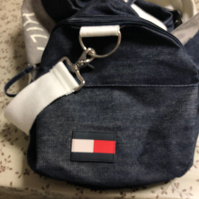 TOMMY HILFIGER(トミーヒルフィガー)の専用 TOMMY HILFIGER デニムボストンバッグ レディースのバッグ(ボストンバッグ)の商品写真