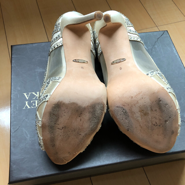 Vera Wang(ヴェラウォン)のbadgley mischika ブライダルシューズ レディースの靴/シューズ(ハイヒール/パンプス)の商品写真