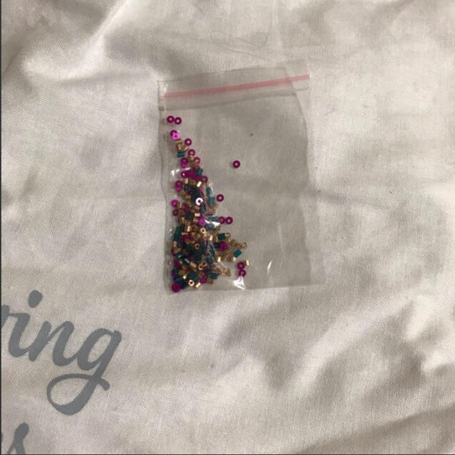 GRACE CONTINENTAL(グレースコンチネンタル)のピンクシオン様専用 カービングトライブス  ビーズ刺繍マエストラ レディースのバッグ(ハンドバッグ)の商品写真