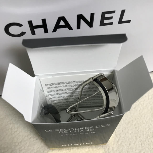 CHANEL(シャネル)の＊お値下げ＊【限定品】CHANEL  ル クルブ シル   ビューラー  コスメ/美容のコスメ/美容 その他(その他)の商品写真