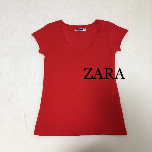 ZARA(ザラ)のTシャツ ZARA VネックTシャツ レディースのトップス(Tシャツ(半袖/袖なし))の商品写真