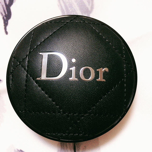 Dior スキン フォーエバークッションファンデーション