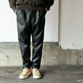 サンシー(SUNSEA)のstein 18aw レザーパンツ 黒(その他)