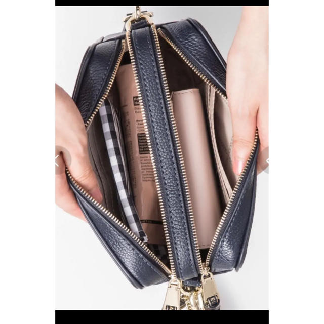 Michael Kors(マイケルコース)の‼️新作‼半額以下 ‼️マイケルコーススモールカメラバッグロゴショルダー斜め掛け レディースのバッグ(ショルダーバッグ)の商品写真
