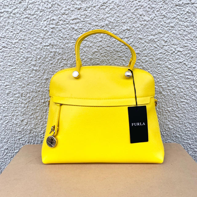 Furla - 新品イエロー未使用Mフルラ正規品パイパー大人気バッグの通販 by プロフ必読7/23閉店｜フルラならラクマ