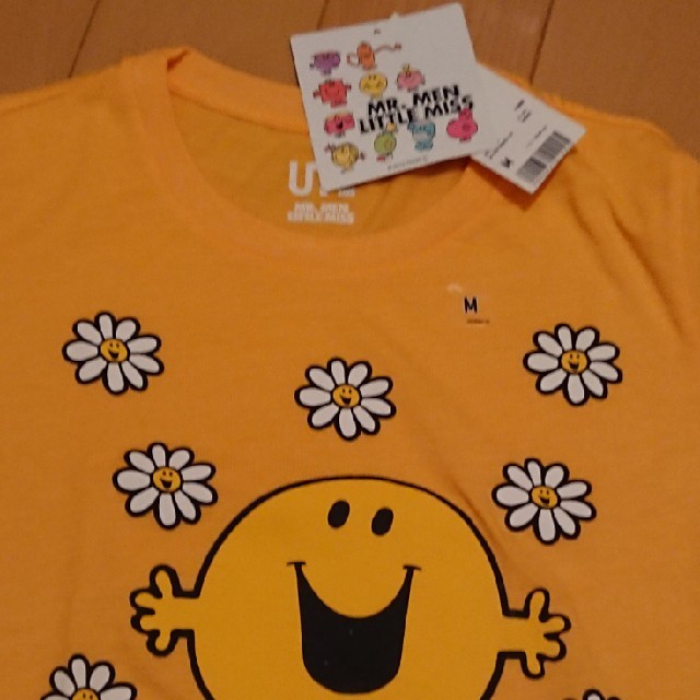 UNIQLO(ユニクロ)の専用です。新品 未使用 UT Tシャツ    おまけ 靴下 レディースのトップス(Tシャツ(半袖/袖なし))の商品写真