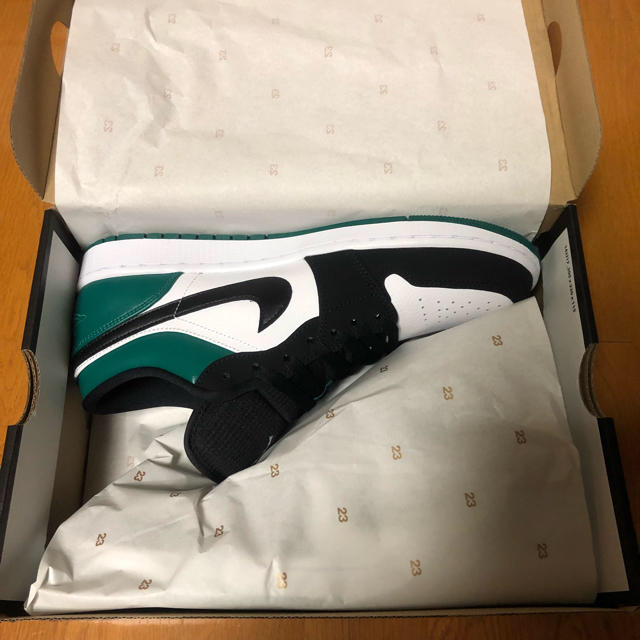 【クーポン限定価格】nike  airjordan1 low グリーンスニーカー