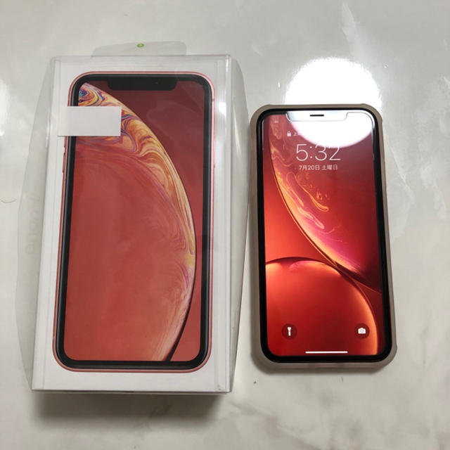 iPhone XR 64GB docomo simロック解除済み 無接点充電付きスマートフォン/携帯電話