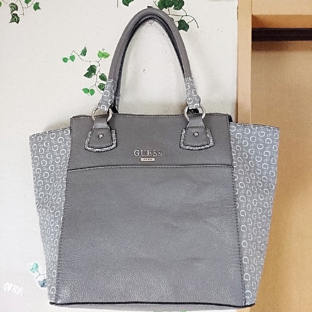 GUESS(ゲス)の最終！！GUESS ショルダーバッグ レディースのバッグ(ショルダーバッグ)の商品写真