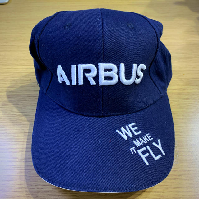 JAL(日本航空)(ジャル(ニホンコウクウ))の【新品未使用】AIRBUS キャップ ネイビー WE MAKE IT FLY刺繍 エンタメ/ホビーのテーブルゲーム/ホビー(航空機)の商品写真