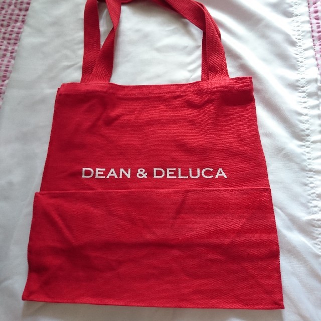 DEAN & DELUCA(ディーンアンドデルーカ)の【新品・未使用】DEAN&DELUCA トートバッグ 赤 レディースのバッグ(トートバッグ)の商品写真