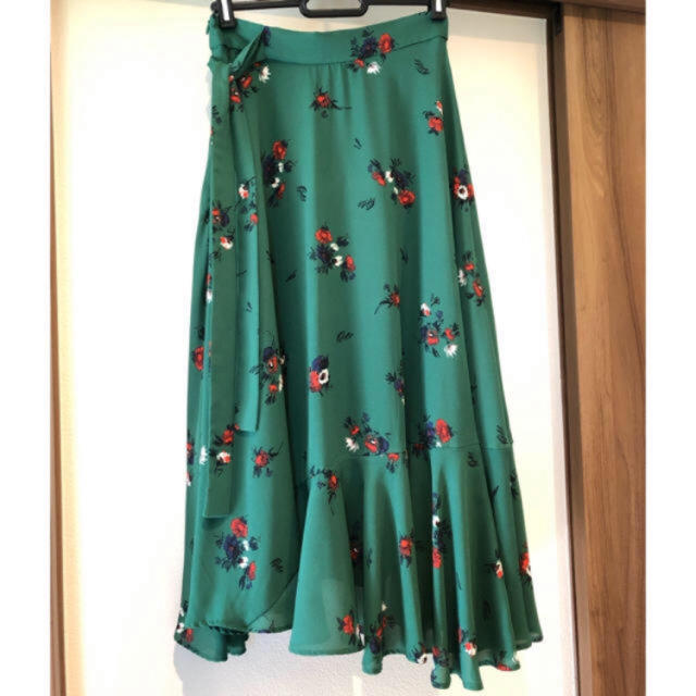 Mila Owen(ミラオーウェン)のミラオーウェン 花柄スカート グリーン レディースのスカート(ロングスカート)の商品写真