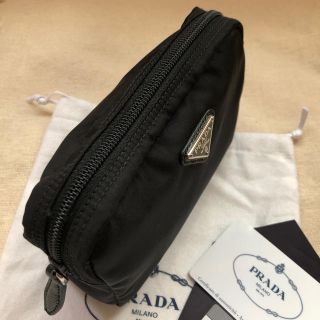 PRADA - PRADA ナイロンポーチ ブラック 使いやすい大きさです