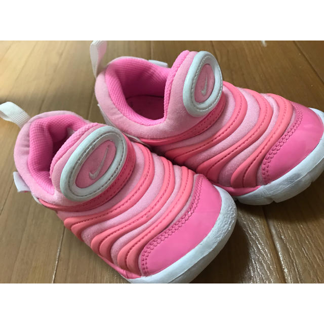 NIKE(ナイキ)の子供靴 NIKE ダイナモフリー キッズ/ベビー/マタニティのキッズ靴/シューズ(15cm~)(スニーカー)の商品写真