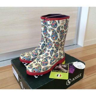 エーグル(AIGLE)の❤︎未使用 タグ有❤︎ AIGLE フランス製長靴 レインシューズ お花柄×赤(レインブーツ/長靴)