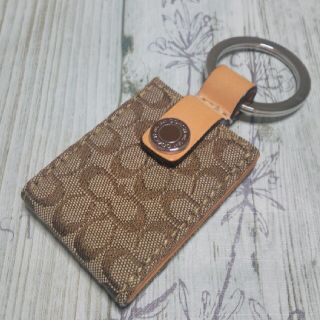 コーチ(COACH)の美品【COACH】シグネチャー柄のキーリング(キーホルダー)