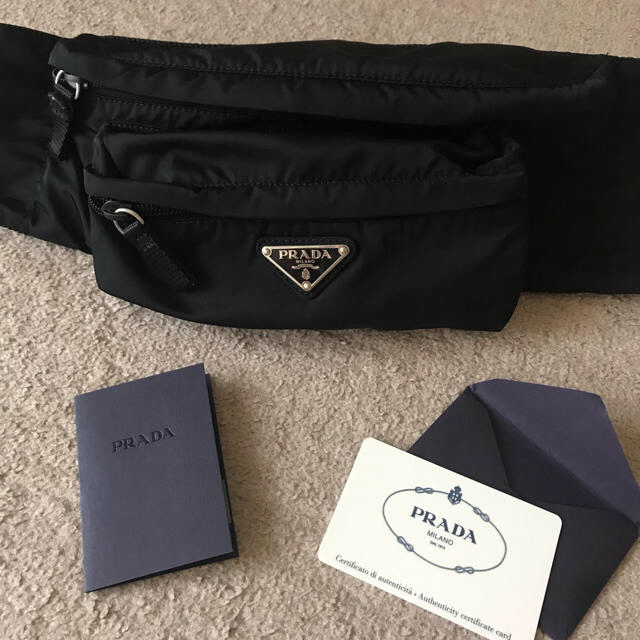 ボディバッグ美品　プラダ　PRADA  ボディバッグ