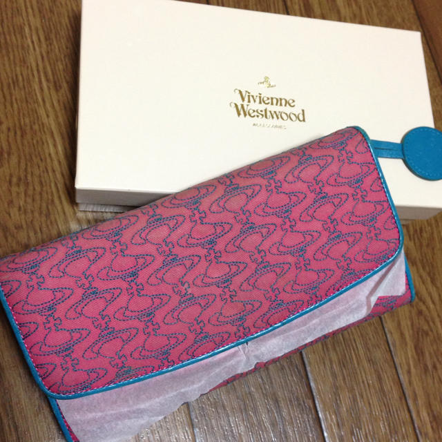 Vivienne Westwood(ヴィヴィアンウエストウッド)のヴィヴィアン＊長財布 レディースのファッション小物(財布)の商品写真