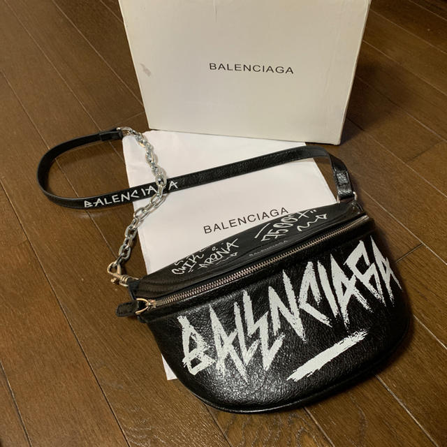 BALENCIAGA BAG(バレンシアガバッグ)のいっくん様専用美品 BALENCIAGA ボディバッグ ウエストポーチ  メンズのバッグ(ウエストポーチ)の商品写真