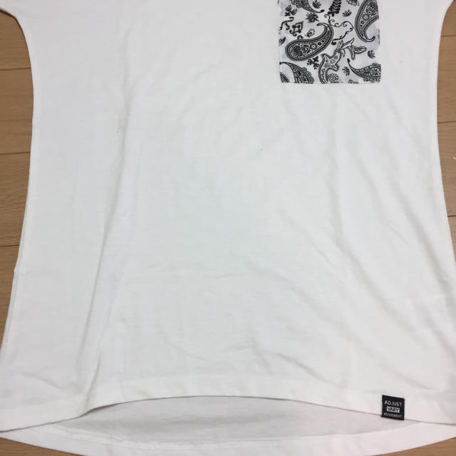 新品♪Tシャツ♪ペイズリー柄 レディースのトップス(Tシャツ(半袖/袖なし))の商品写真