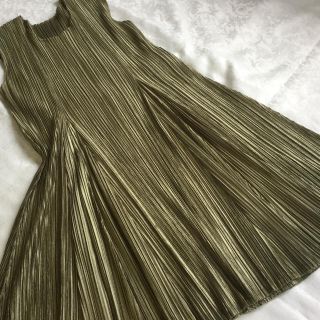 プリーツプリーズイッセイミヤケ(PLEATS PLEASE ISSEY MIYAKE)のephemera様専用  プリーツプリーズ ゴールドのチュニック 美品(チュニック)