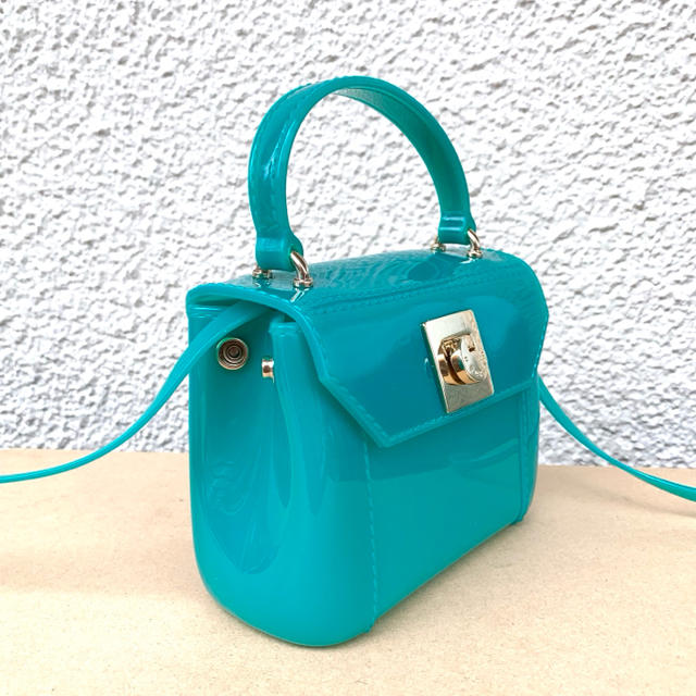 Furla(フルラ)のキャンディ完売バッグ小サイズ正規品ターコイズブルー レディースのバッグ(ショルダーバッグ)の商品写真