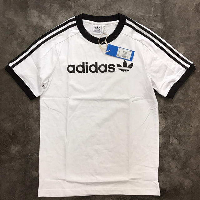 adidas(アディダス)のAdidasアディダスオリジナルス 男女兼用Tシャツ Mサイズ レディースのトップス(Tシャツ(半袖/袖なし))の商品写真