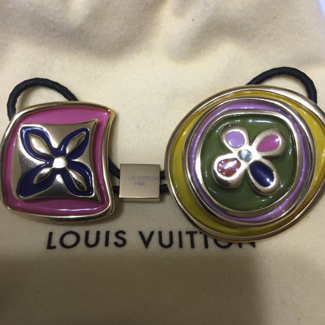 LOUIS VUITTON(ルイヴィトン)の美品 ルイヴィトン アクセサリー レディースのヘアアクセサリー(ヘアゴム/シュシュ)の商品写真