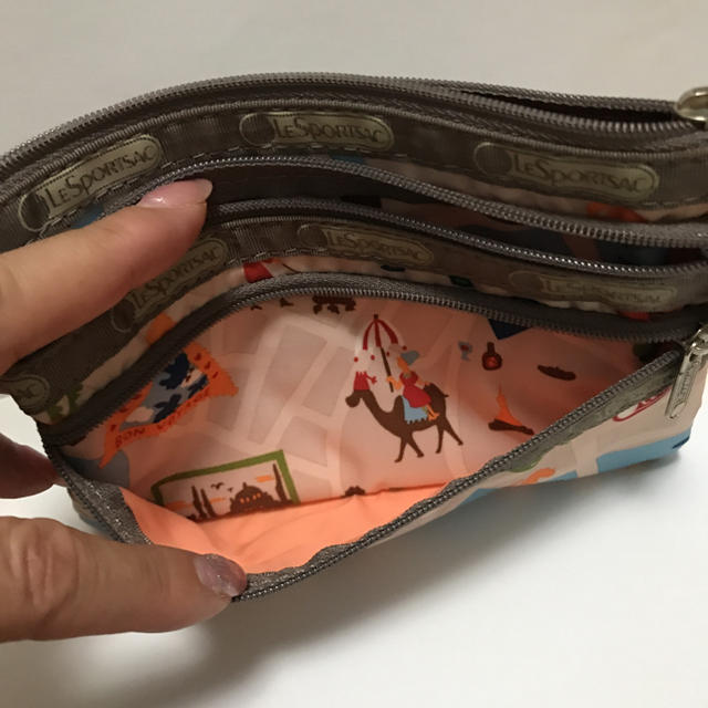 LeSportsac(レスポートサック)のレスポートサック ポーチ レディースのファッション小物(ポーチ)の商品写真