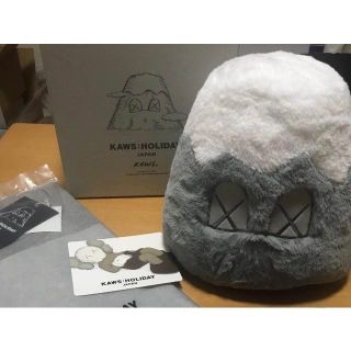 KAWS HOLIDAY JAPAN 会場限定 クッション ぬいぐるみ(ぬいぐるみ)
