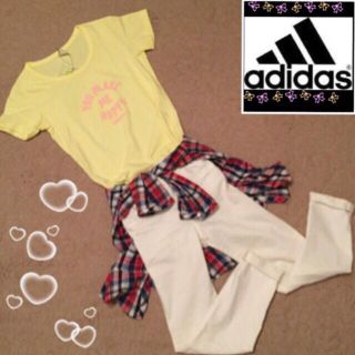 アディダス(adidas)のadidas ⭐️ yellow  (Tシャツ(半袖/袖なし))