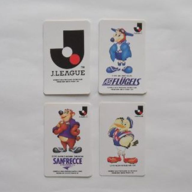 【送料込み】Jリーグトレーディングカード＆バッジセット エンタメ/ホビーのトレーディングカード(その他)の商品写真