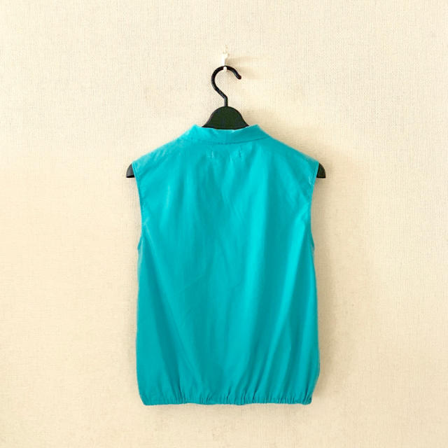 VIAGGIO BLU(ビアッジョブルー)のビアッジョブルー♡きれい色シャツ レディースのトップス(シャツ/ブラウス(半袖/袖なし))の商品写真