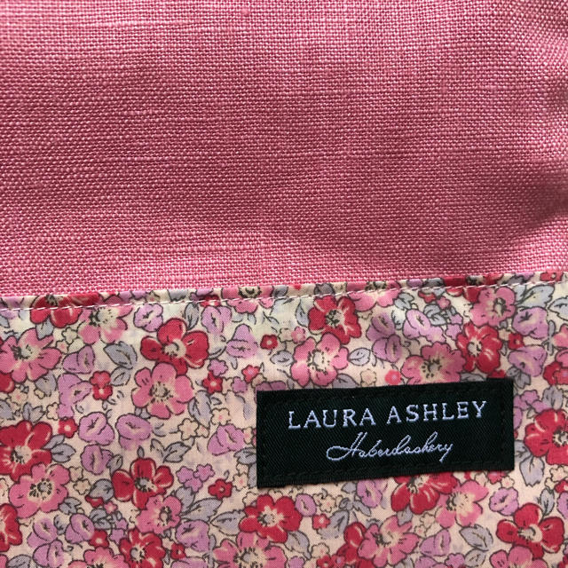 LAURA ASHLEY(ローラアシュレイ)のローラアシュレイ 巾着袋 レディースのファッション小物(その他)の商品写真