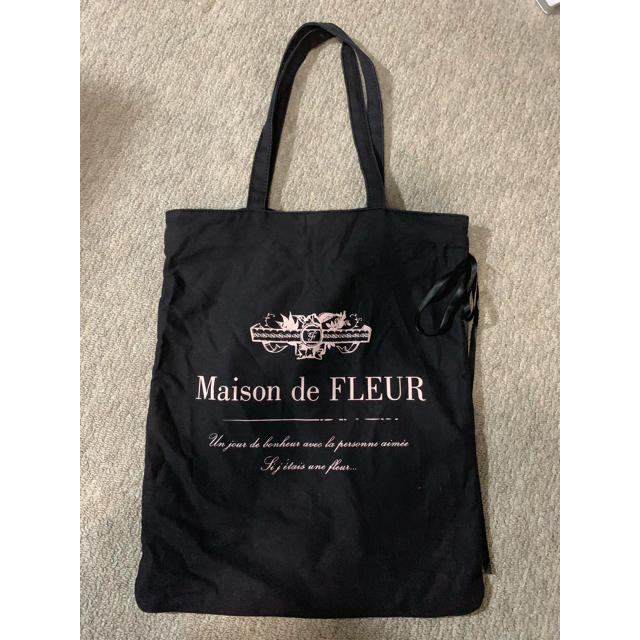 Maison de FLEUR(メゾンドフルール)のメゾンドフルール ロゴプリントトートバッグ レディースのバッグ(トートバッグ)の商品写真