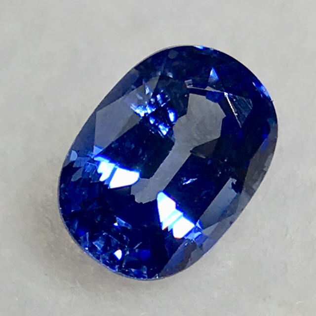 重厚なメタリックブルー 0.4ct UP 天然 モンタナサファイア ルース 鑑別 レディースのアクセサリー(リング(指輪))の商品写真