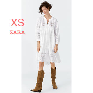 ザラ(ZARA)の新品未使用 ZARA レース刺繍 ミモレ丈 膝丈ワンピース 白 XS(ひざ丈ワンピース)