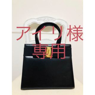 サルヴァトーレフェラガモ(Salvatore Ferragamo)のサルバトーレフェラガモ  黒バック ヴァラ👜💖(ハンドバッグ)