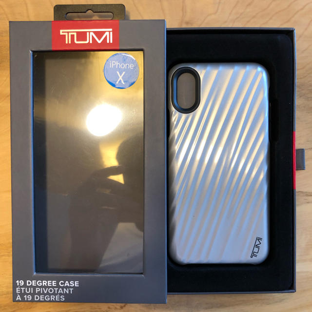 TUMI(トゥミ)のiPhoneXS/Xケース TUMI 19 Degree Case シルバー スマホ/家電/カメラのスマホアクセサリー(iPhoneケース)の商品写真